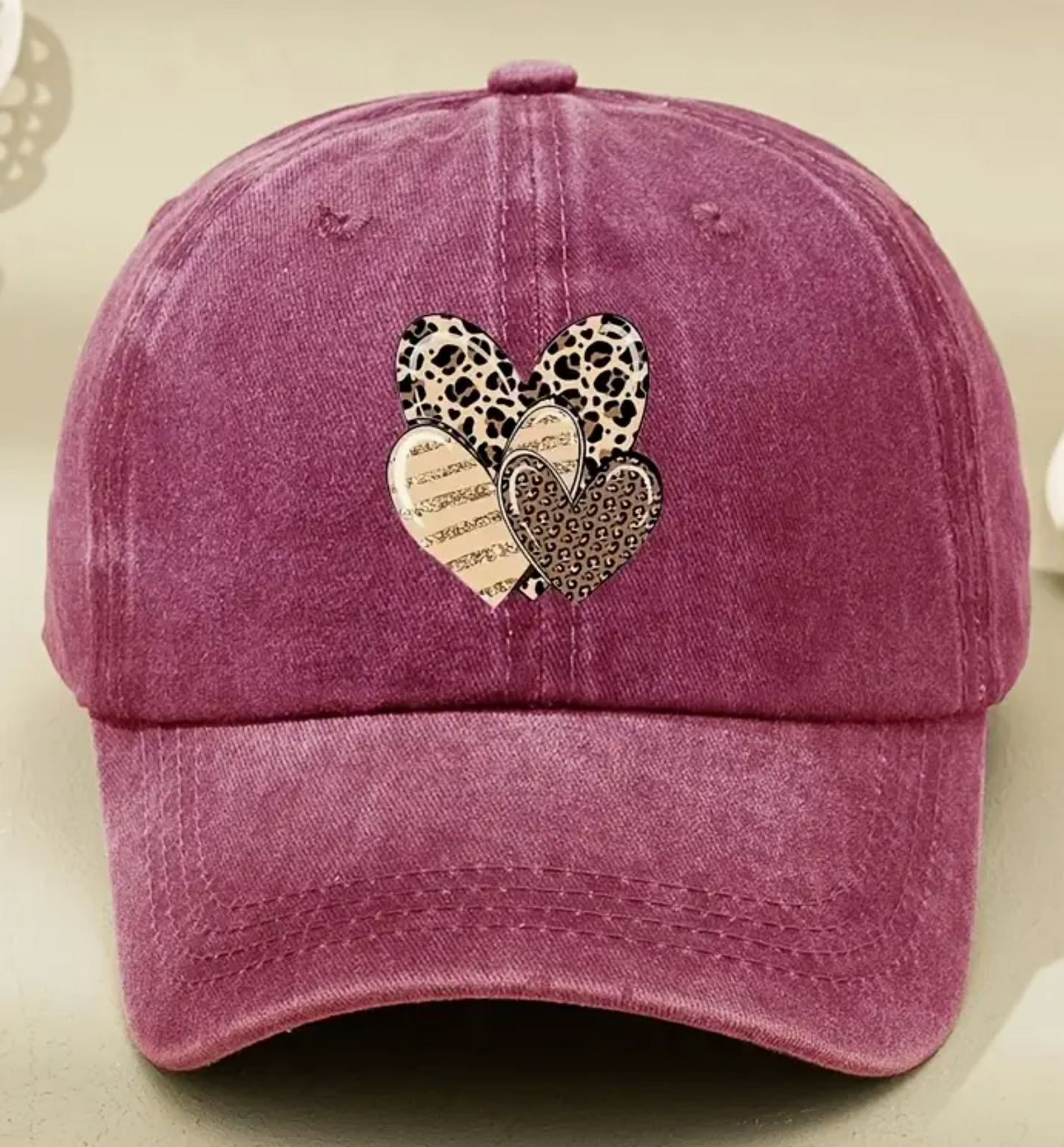 GORRA CORAZONES PRINT