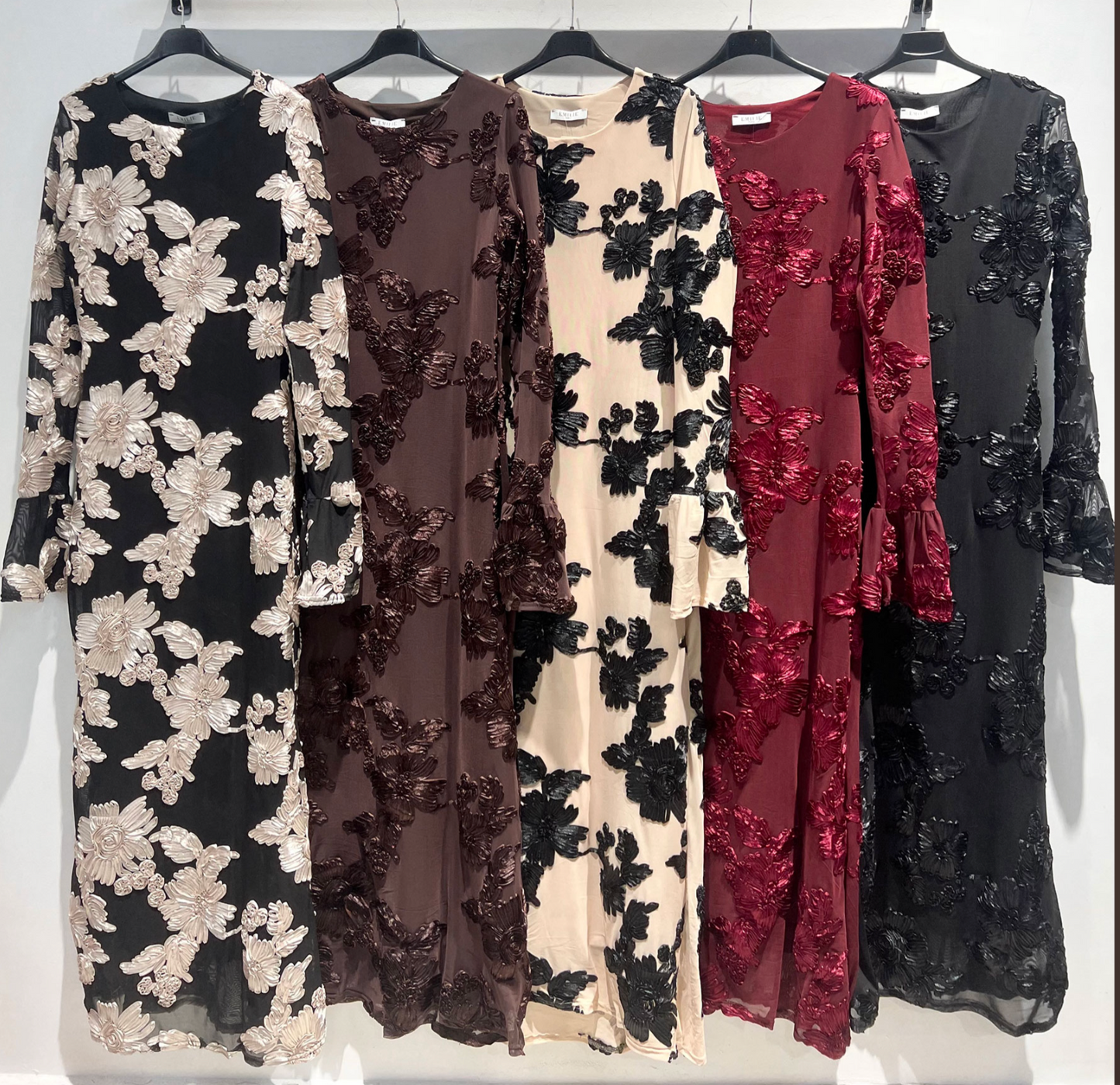 VESTIDO FLORAL RELIEVE