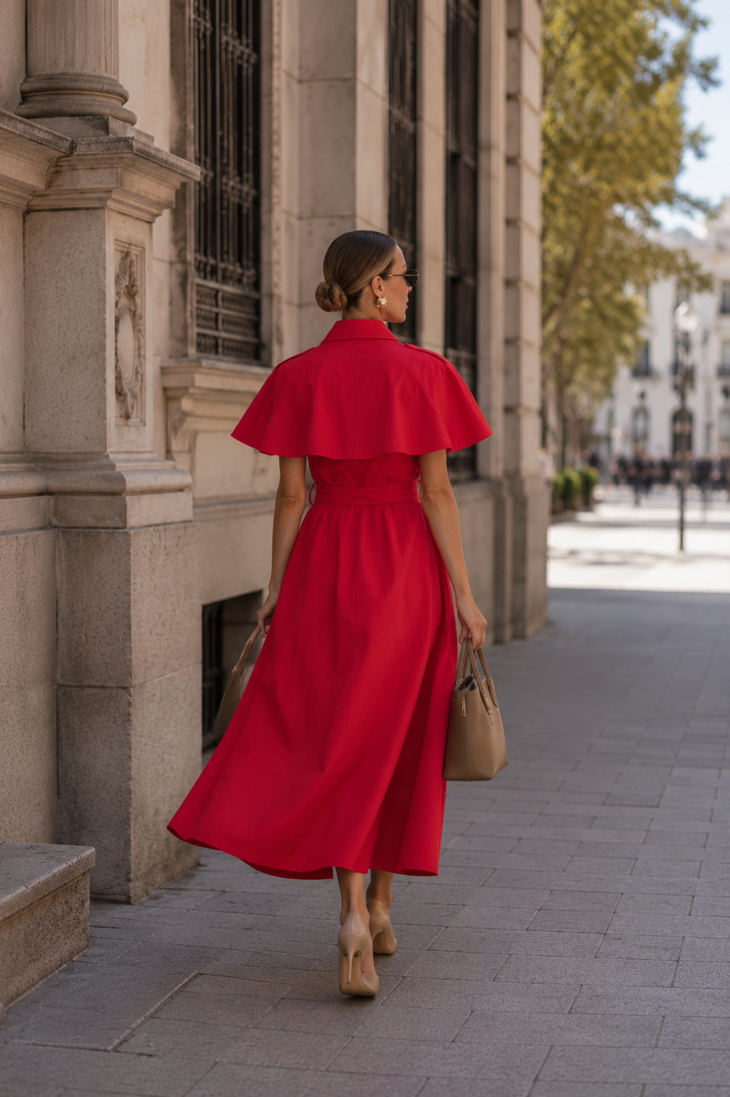 VESTIDO CAMISERO CON CAPA