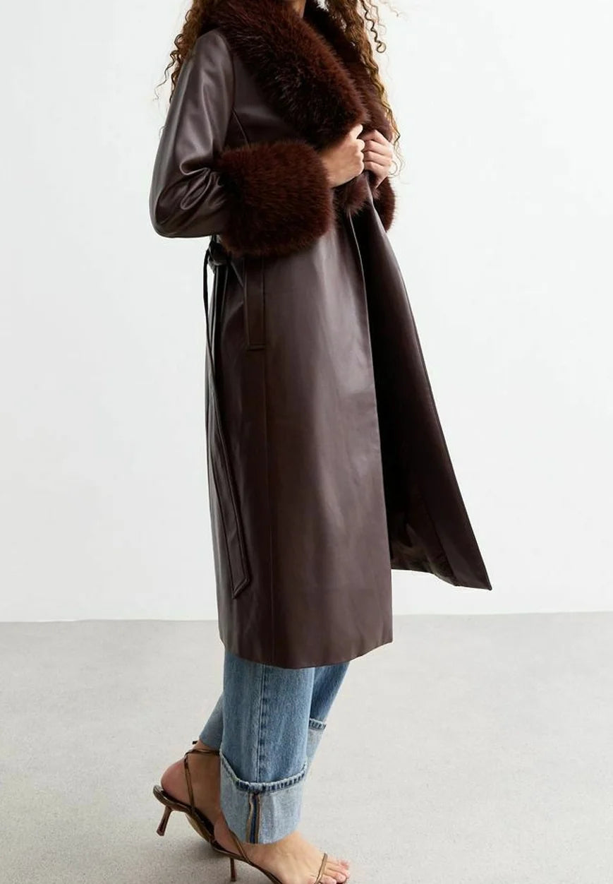 ABRIGO POLIPIEL CUELLO PELO