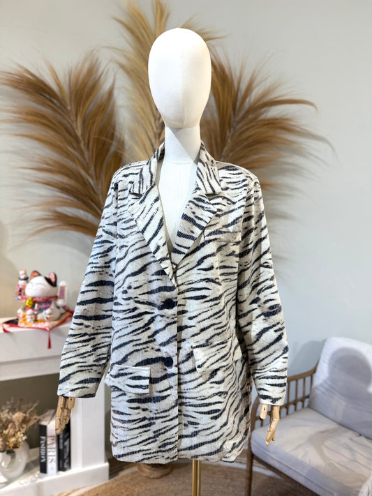BLAZER ESTAMPADO ANIMAL LEMTEJUELAS