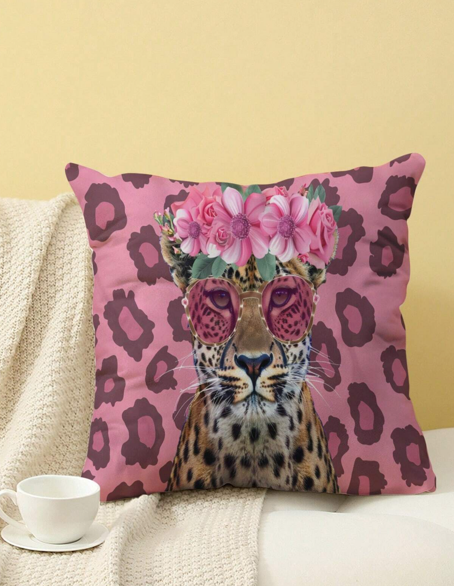 COJÍN LEOPARDO FLORES