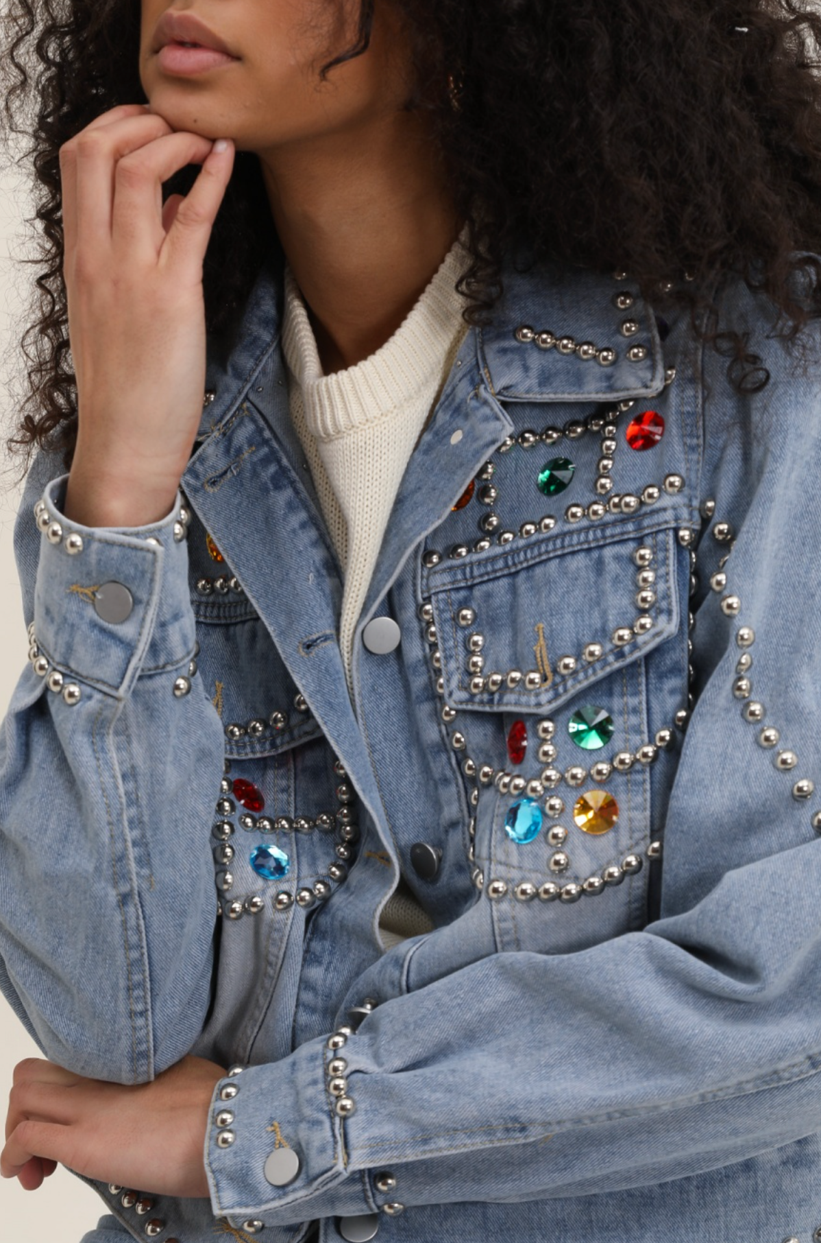 CAZADORA DENIM TACHAS