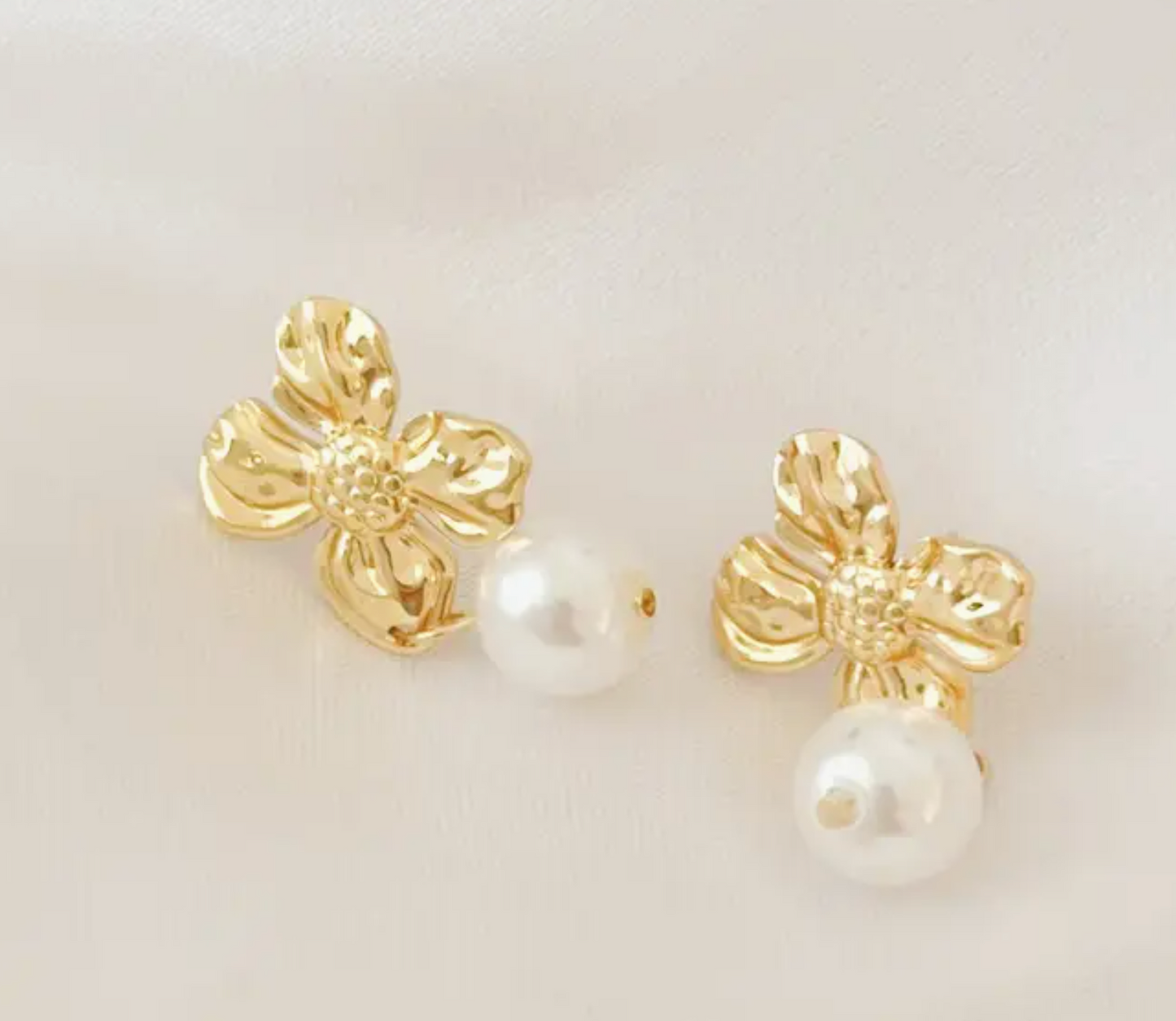 PENDIENTES FLOR PERLA AC.INOX.