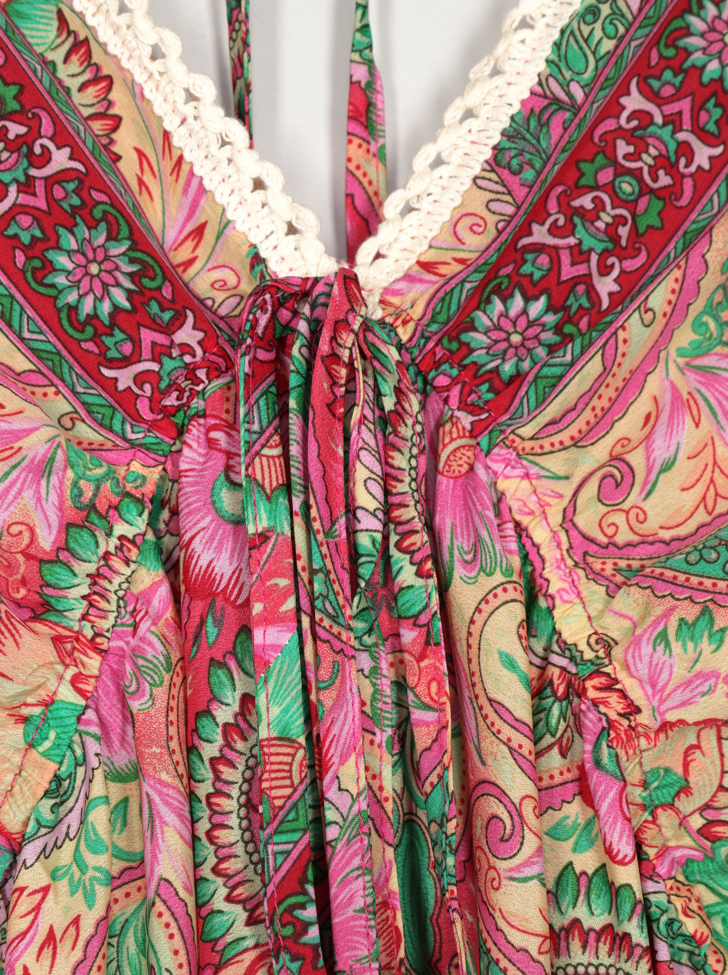 VESTIDO ESTAMPADO CON PUNTILLA