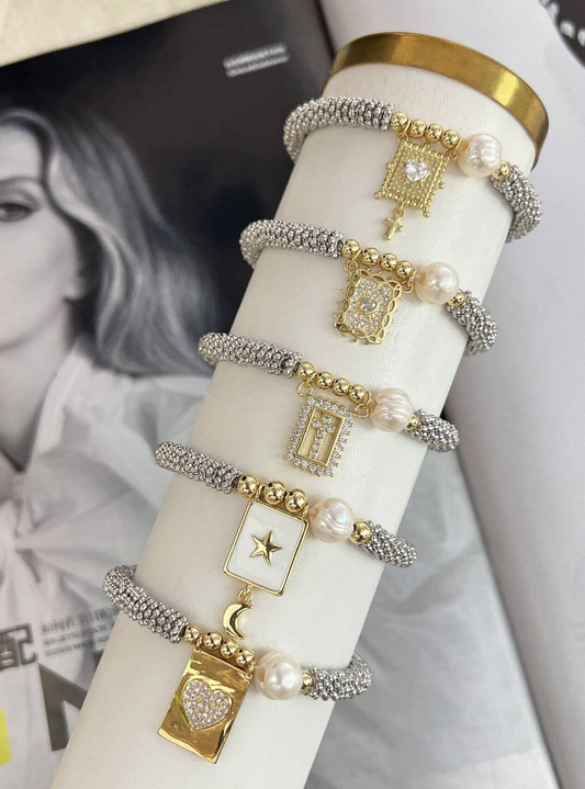 PULSERA CON PERLA Y DETALLE