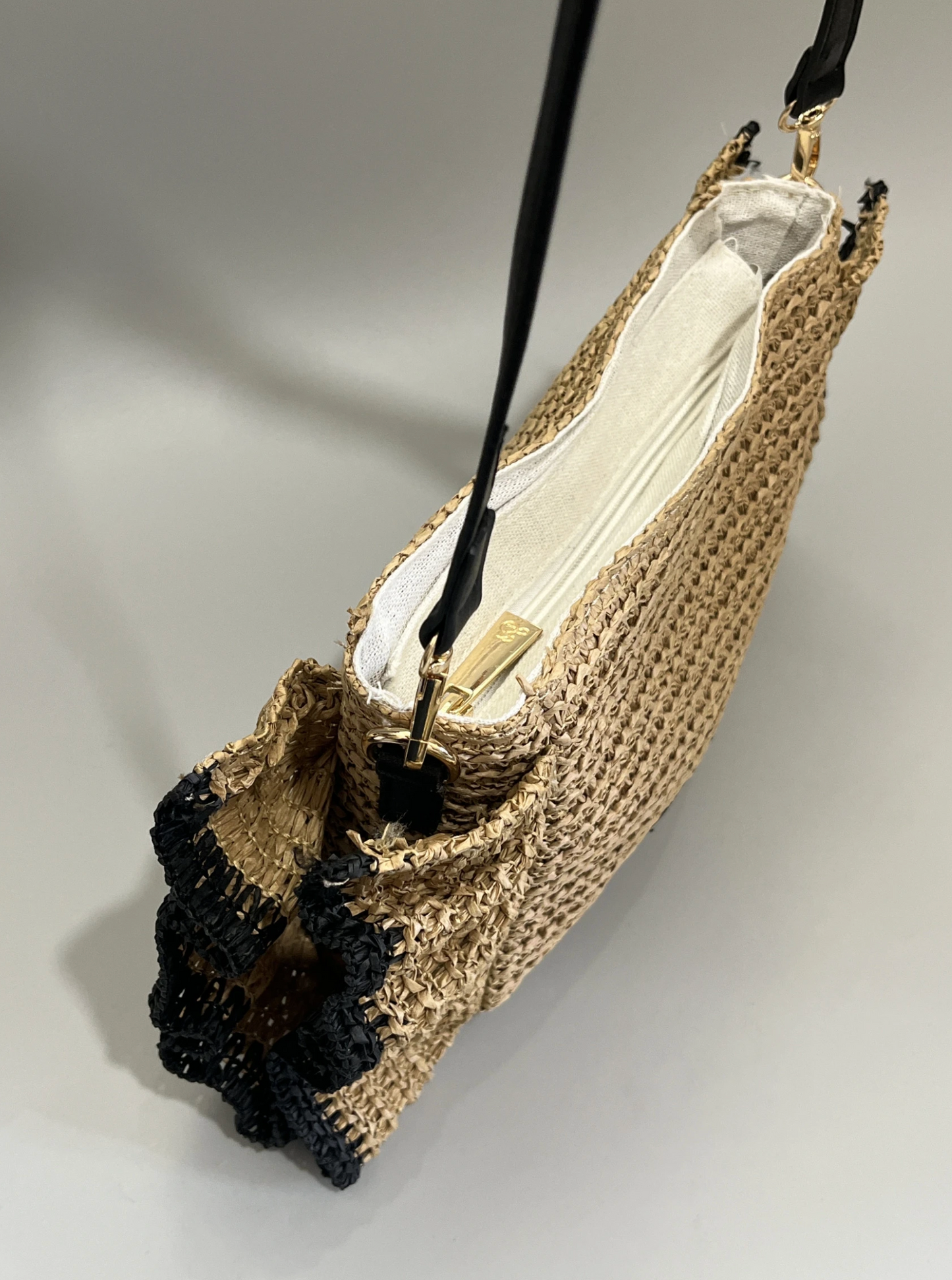 BOLSO BANDOLERA RAFIA VOLANTES