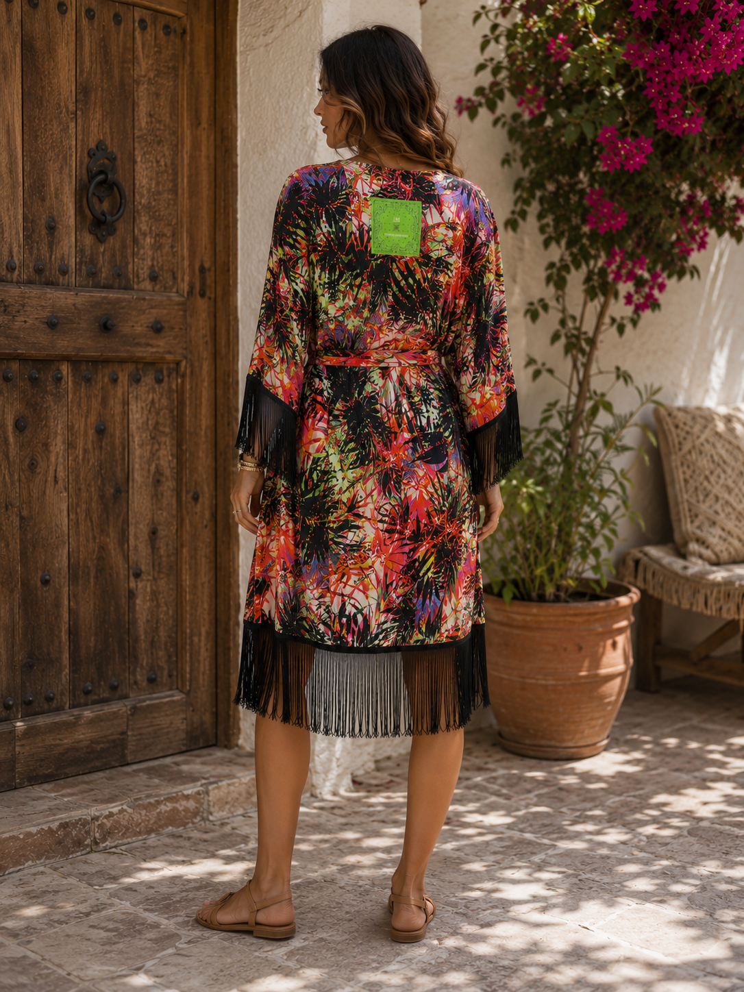 KIMONO ESTAMPADO TROPICAL CON FLECOS