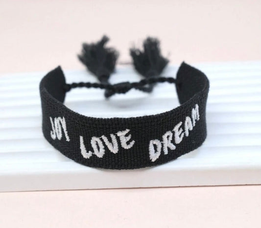 PULSERA BORDADO LOVE DREAM