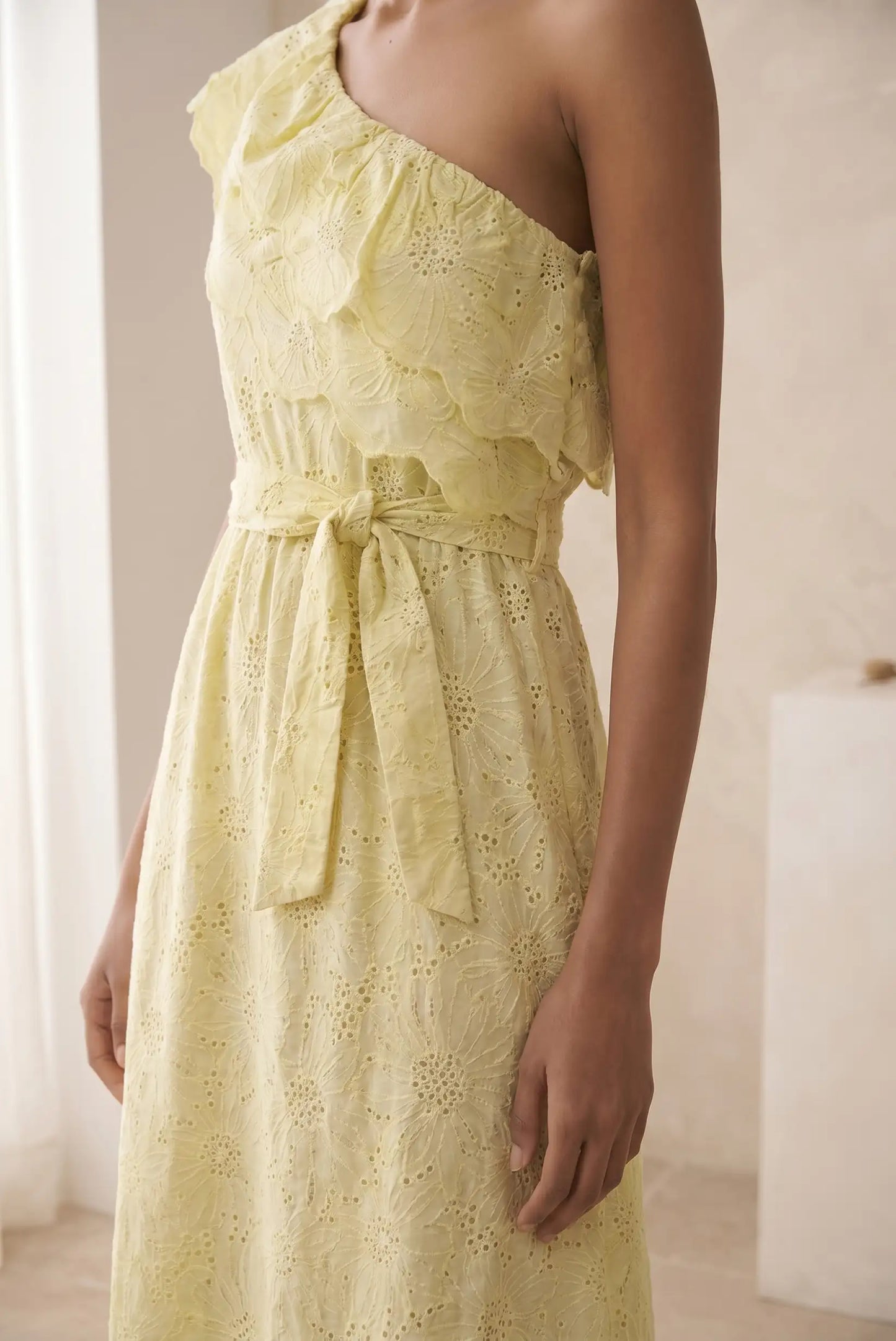 VESTIDO ASIMÉTRICO FLORAL