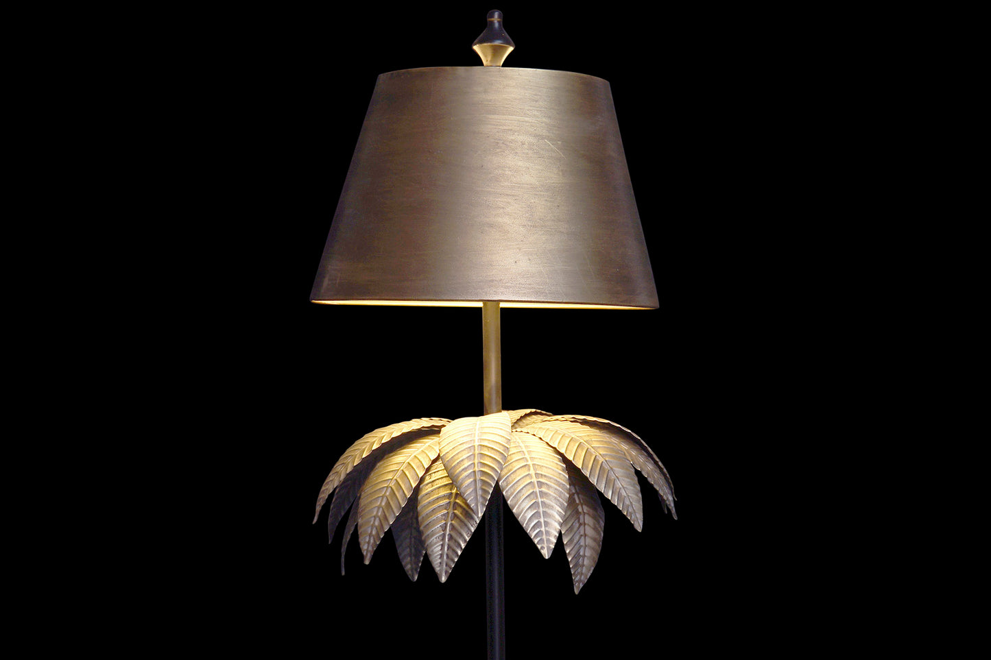 LAMPARA PIE PALMERA